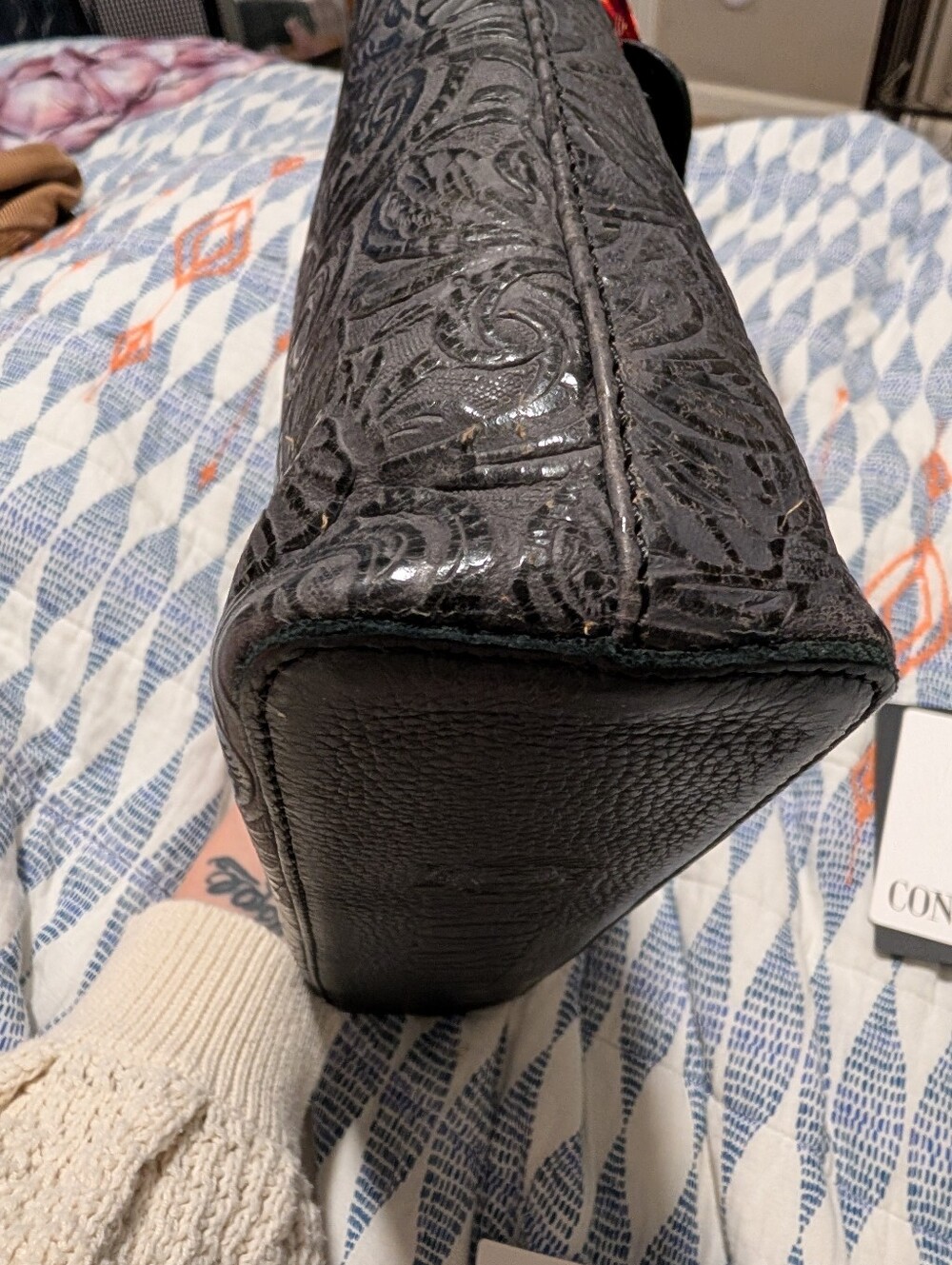 Consuela Downtown Crossbody - Picture 4 of 7